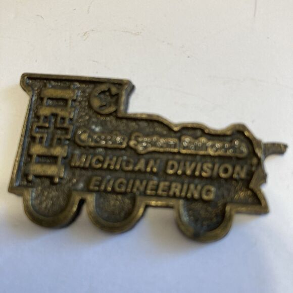 Mixed Lot Vintage Railroad Pins Chessie System Michigan Division - Picture 2 of 5